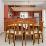 Eleftheria, - Spacious Luxury With Pool And Stunning Views Lakíthra