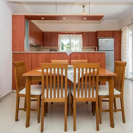 Eleftheria, - Spacious Luxury With Pool And Stunning Views Lakithra