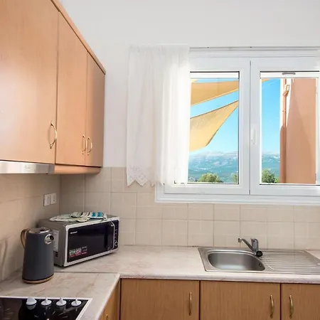 Eleftheria, - Spacious Luxury With Pool And Stunning Views Lakithra