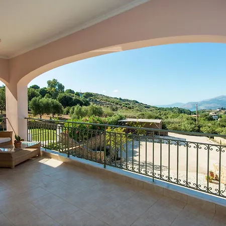 Vilă Eleftheria, - Spacious Luxury With Pool And Stunning Views Lakíthra